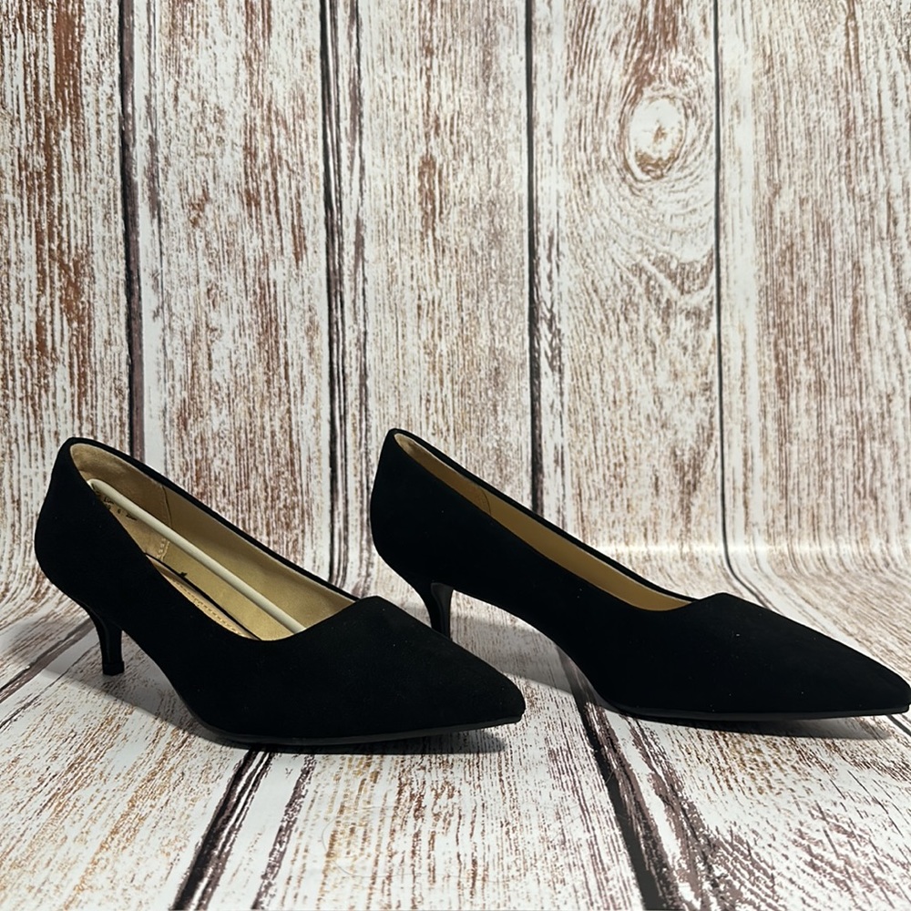 NIB Moda Low Heel D'Orsay Pointed Toe Pump Shoes